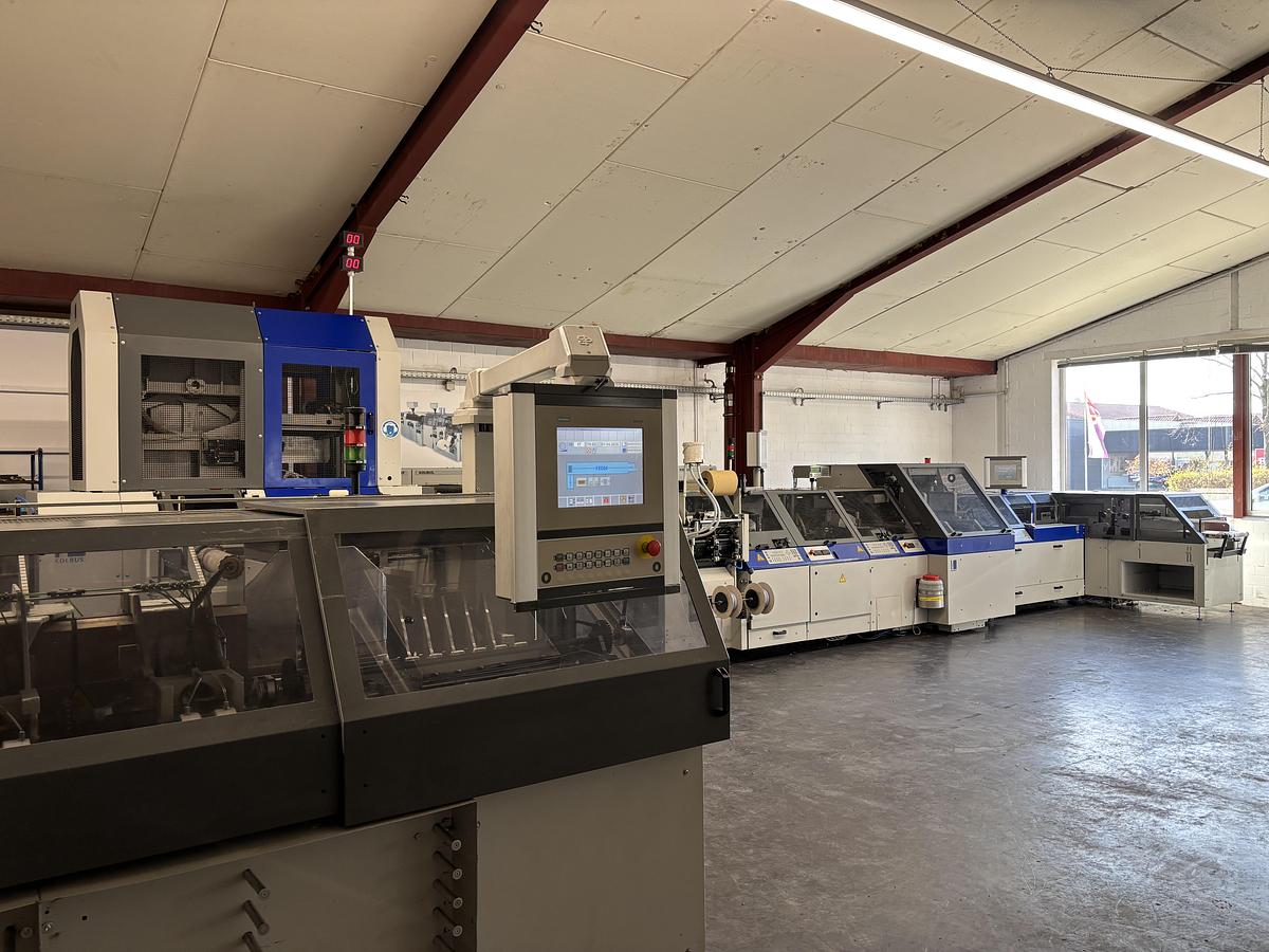 Used Kolbus hard cover book line BF 527 + FE 604 + DS 391 (2004)