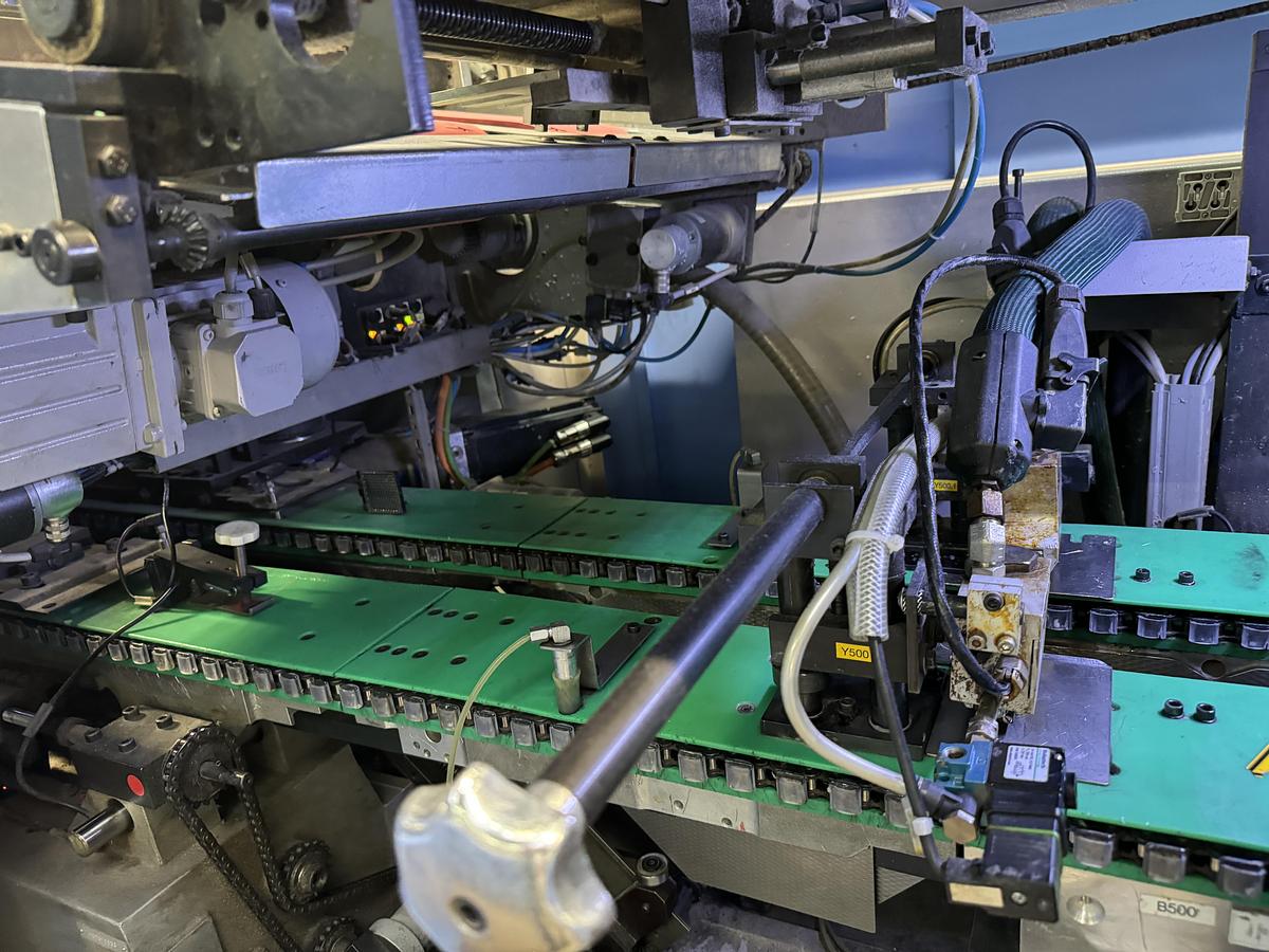 Used Müller Martini Diamant MC (2010)