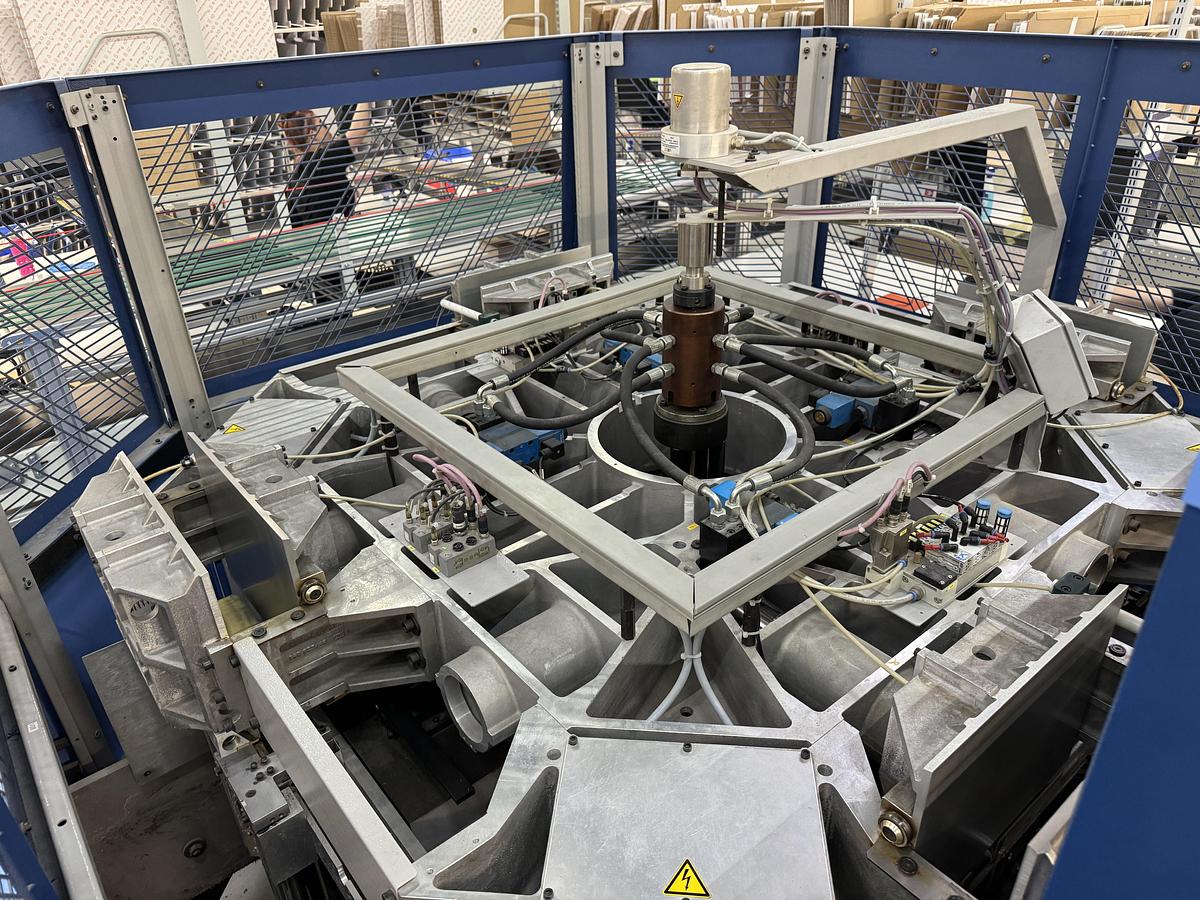 Used Müller Martini Diamant MC (2010)