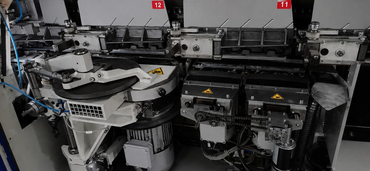 Used Kolbus perfect binder KM 600 (2015)