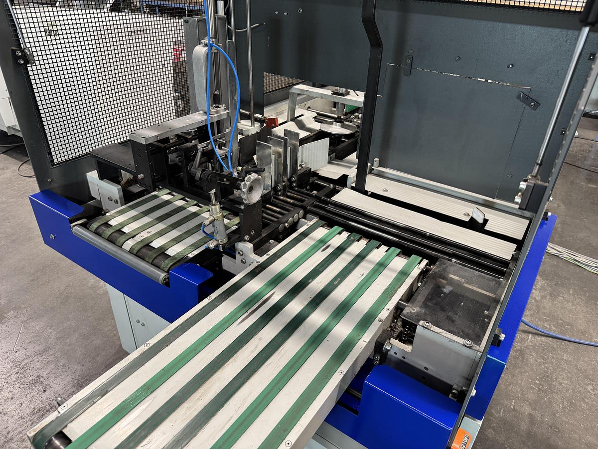 Used Kolbus hard cover book line BF 527 + FE 604 + DS 391 (2004)