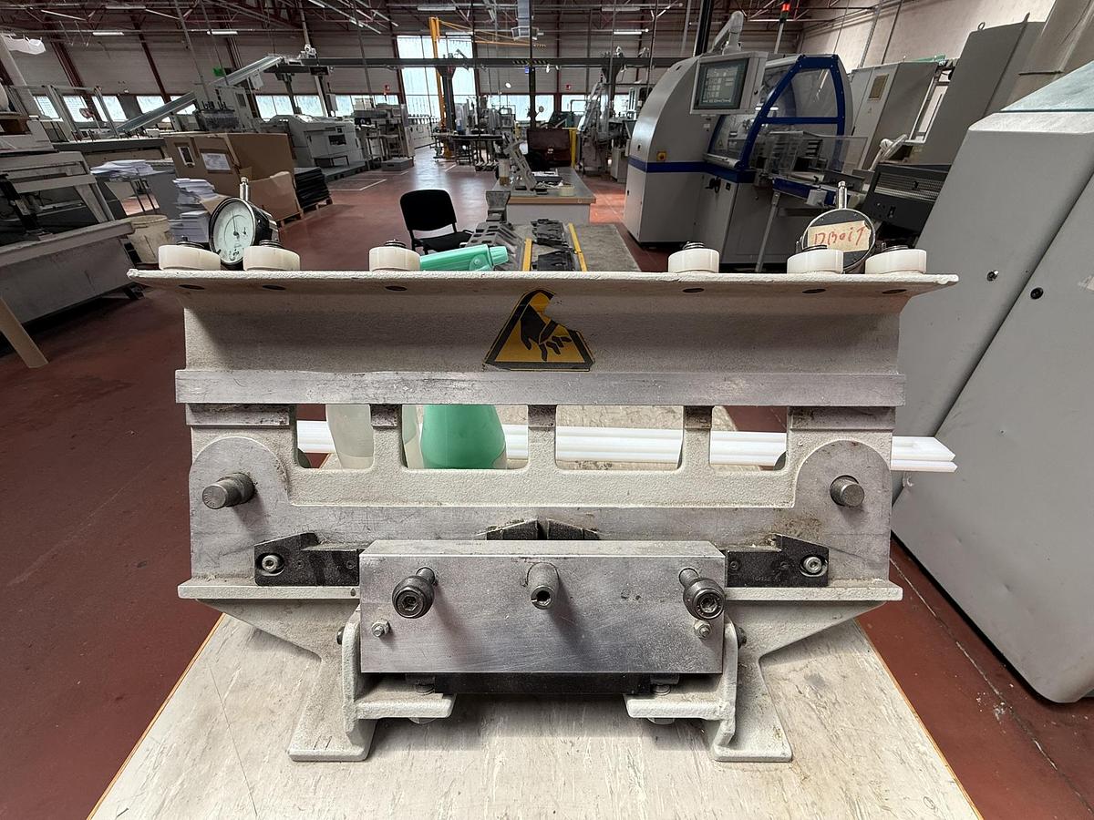 Used Kolbus three knife trimmer HD 142.P (2004)