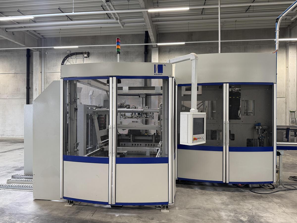 Used Kolbus perfect binder KM 610.A (2016)