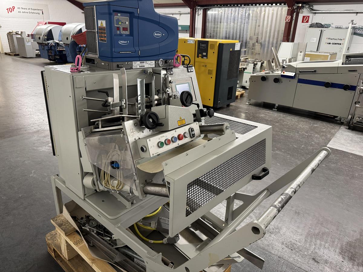 Used Kolbus card gluer KK 841 (2011)