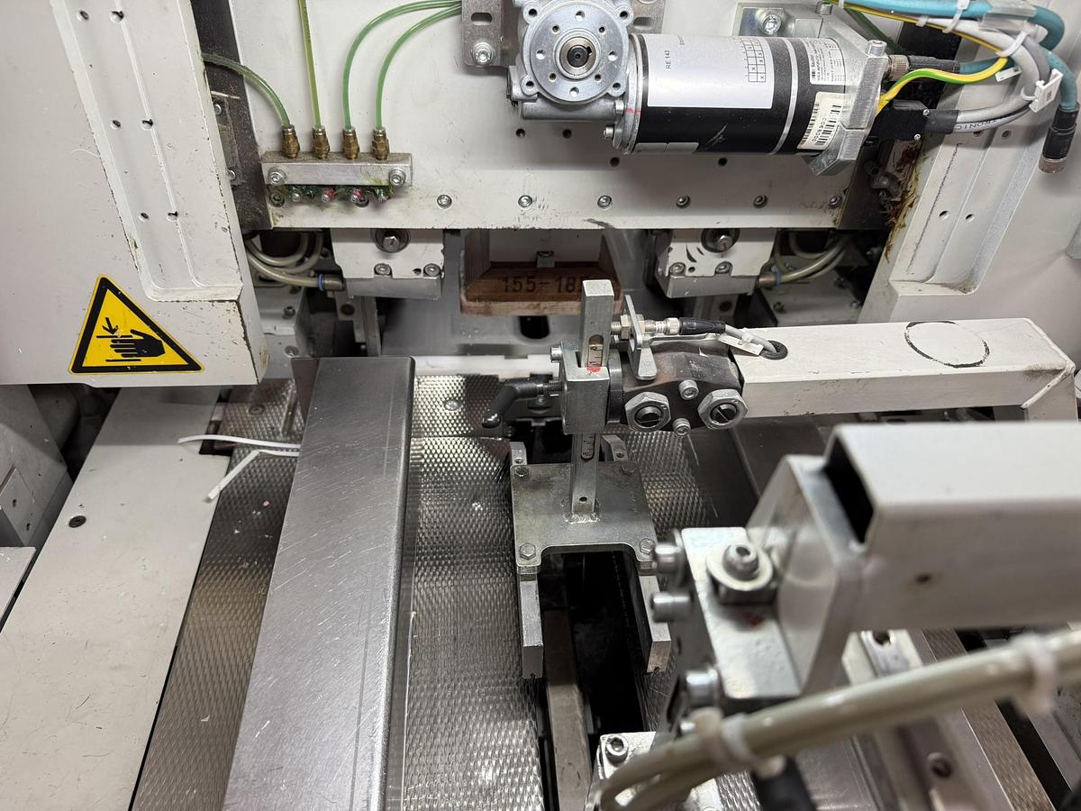 Used Kolbus round corner trimmer RE 143 (2014)