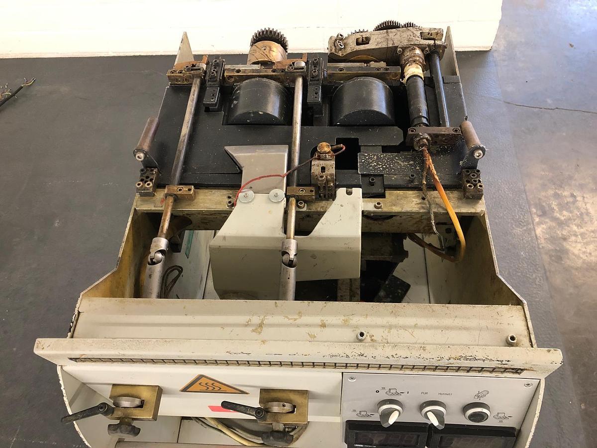Used Kolbus PUR + EVA spine gluing unit (2005)