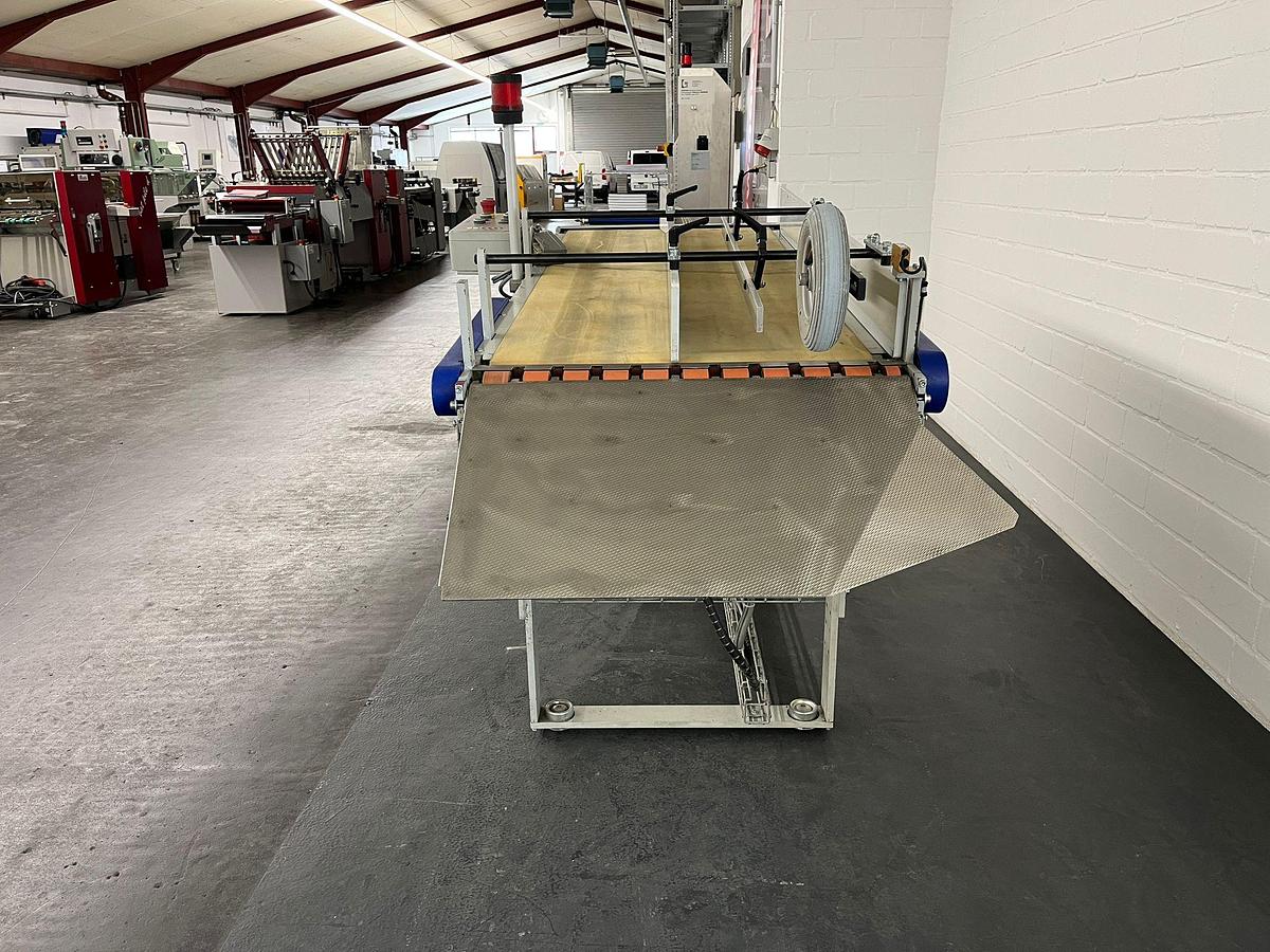 Used Kolbus Feeding Conveyor (2005)
