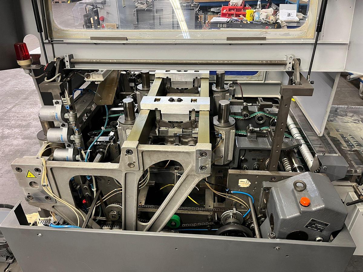 Used Heidelberg trimmer TR 400 (2002)