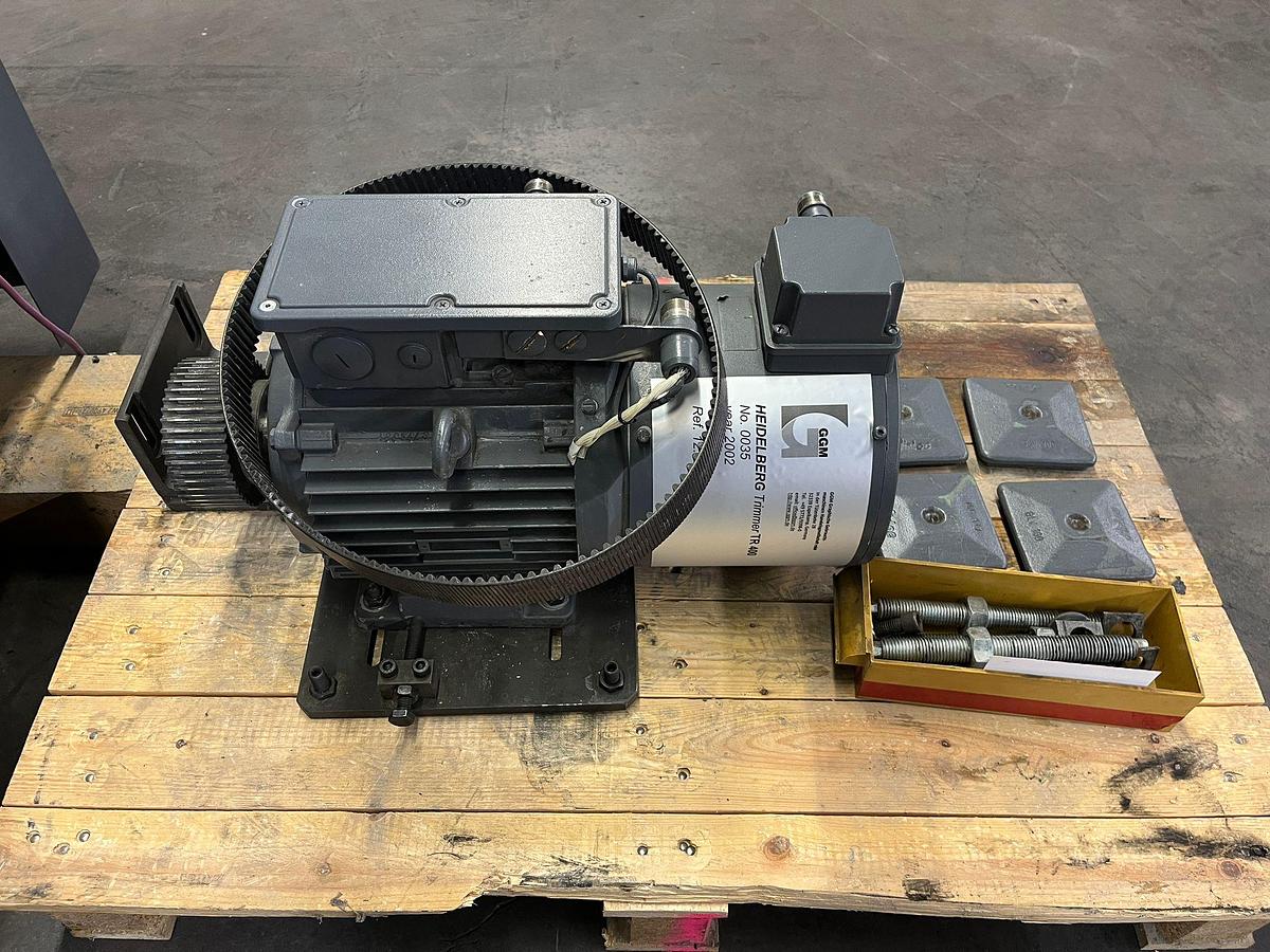 Used Heidelberg trimmer TR 400 (2002)