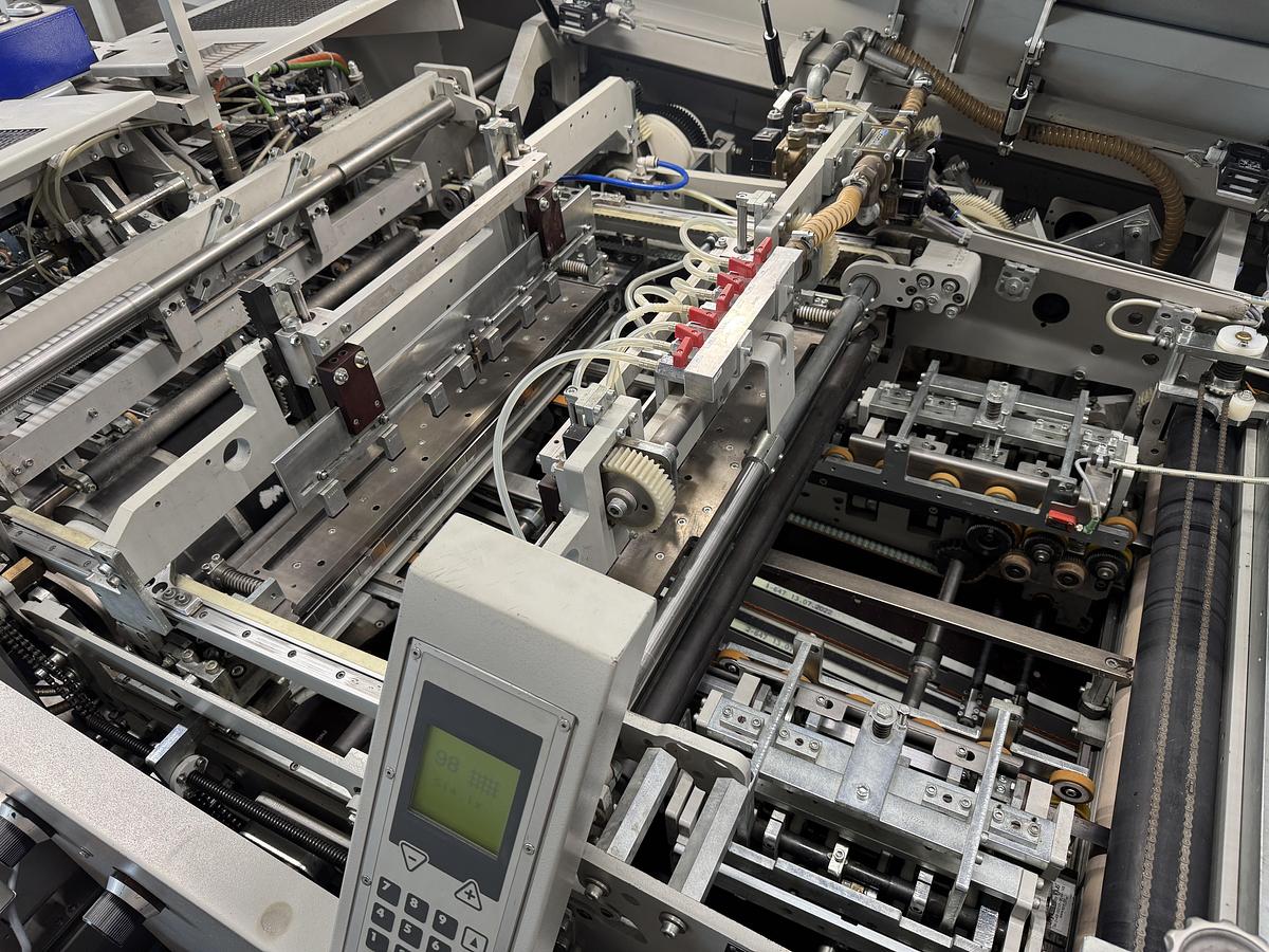 Used Kolbus case maker DA 260 (2011)