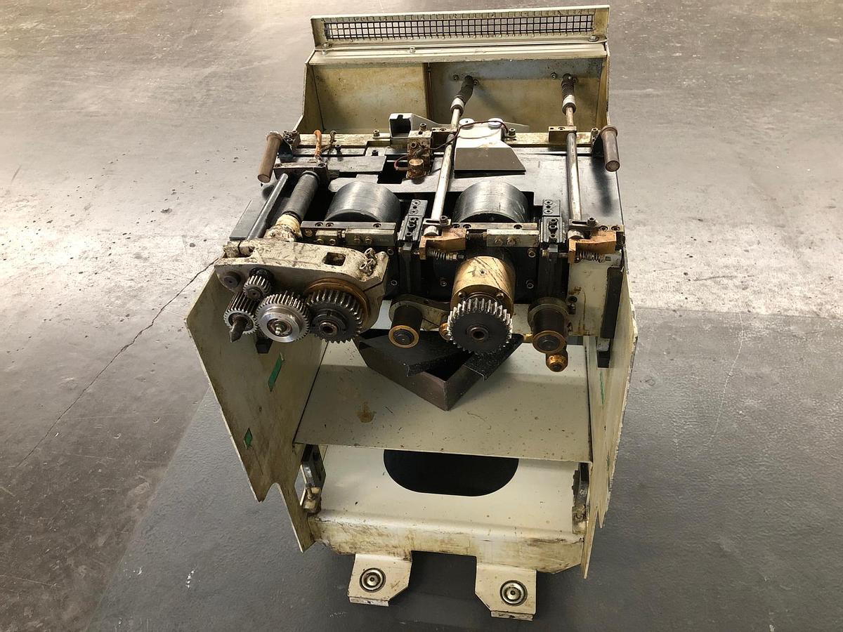 Used Kolbus PUR + EVA spine gluing unit (2005)