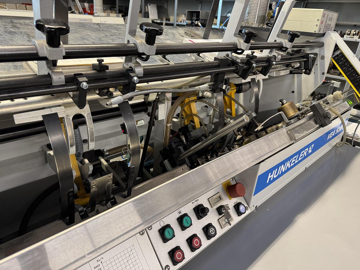 Used Hunkeler end sheet tipping machine VEA 520 KS-HHS (1999)