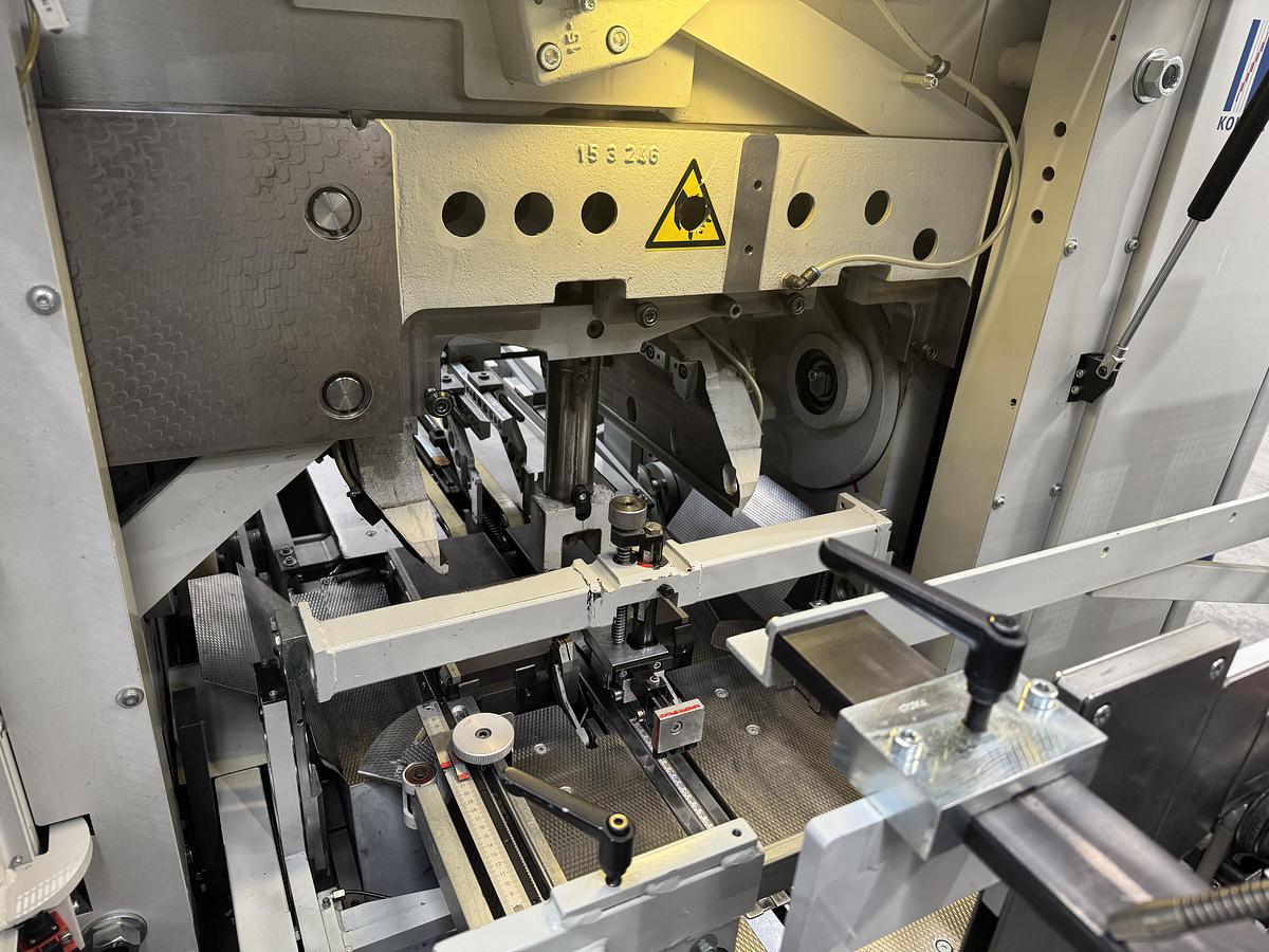 Used Kolbus perfect binder KM 410.B (2003)