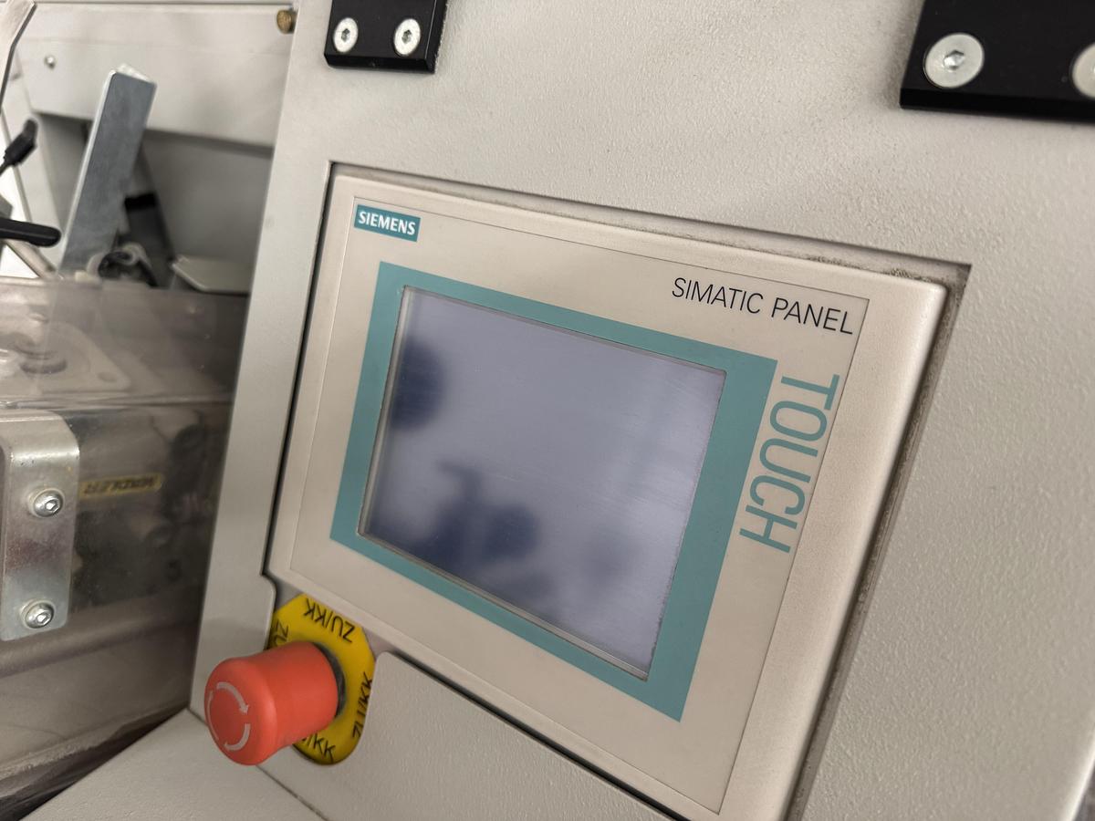 Used Kolbus card gluer KK 841 (2011)