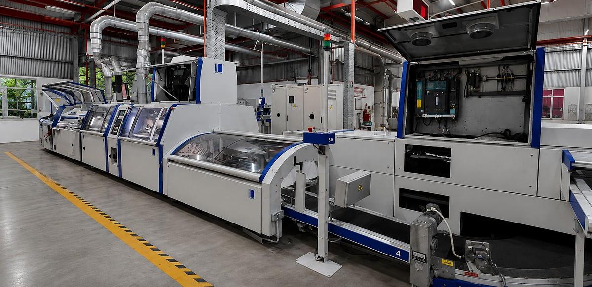 Used Kolbus perfect binder KM 600 (2015)