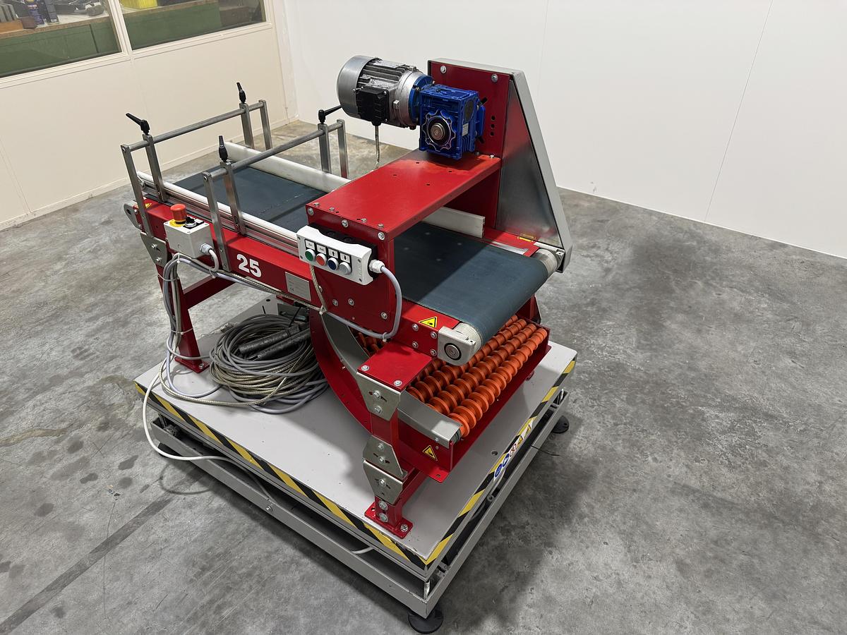 Used Solema Straight and 90° conveyor system, with lifting table (no1)