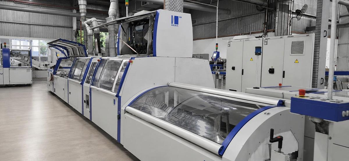 Used Kolbus perfect binder KM 600 (2015)