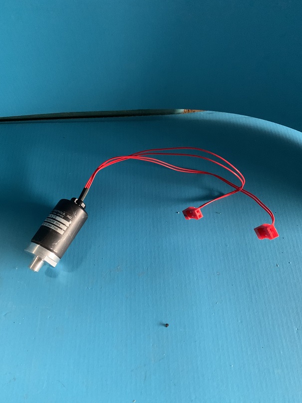 Used Pressure Controls Corporation LCD-2+25 Pressure Sensor