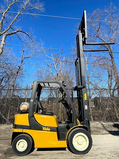 Used 2013 YALE GLP050VX PNEUMATIC FORKLIFT