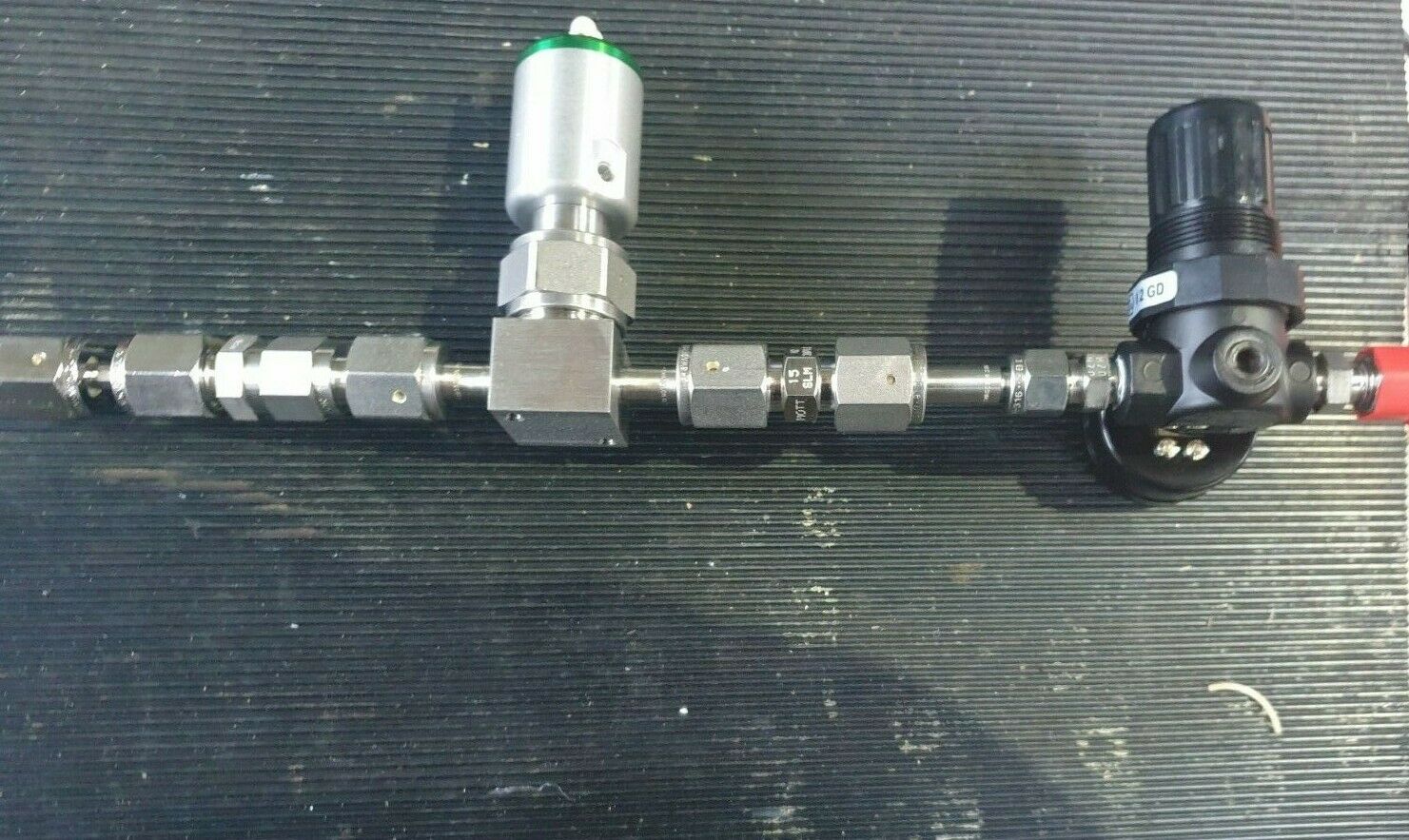 Used SWAGELOK   SS-BNV51-0 W/ R07-100-RGAA PLUS FITTINGS (rbd2.1b5)