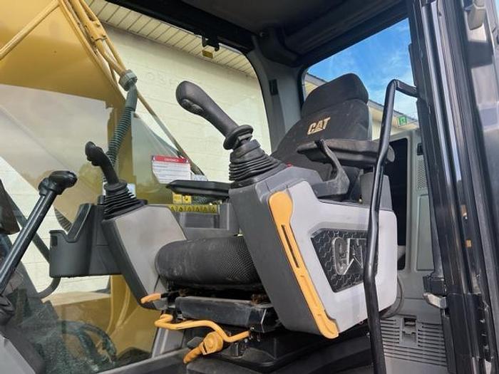 Used 2018 CAT 320 GC / with Hyd Thumb