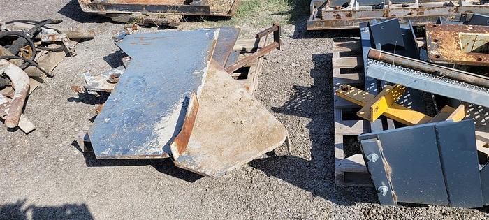 Used 2004 HEM 12-27 CONCRETE PAVER