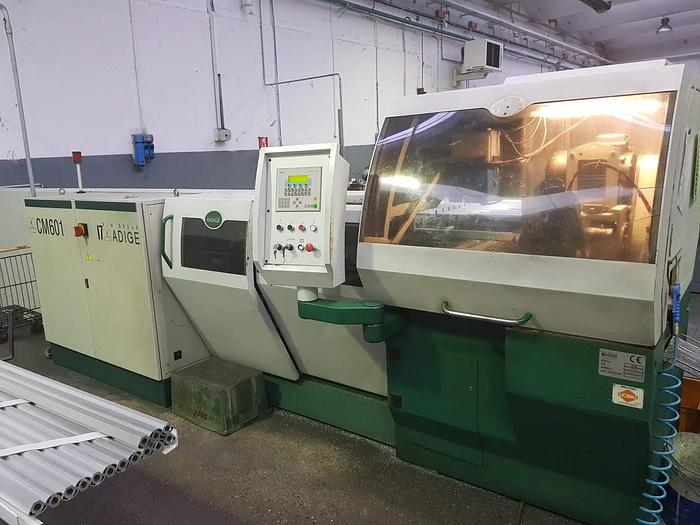 La segatrice sezionatrice automatica Adige CM601