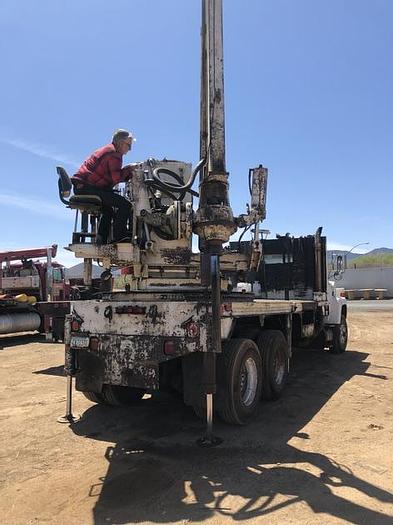 Used HB21242 Texoma 330 mounted on a 1985 Ford LT9000 Texoma 330