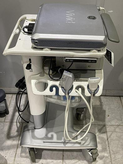 Used GE Vivid i Ultraschallgerät mit 2x Sonden Software Version 2.1.16 auf GE Vivid i Trolley