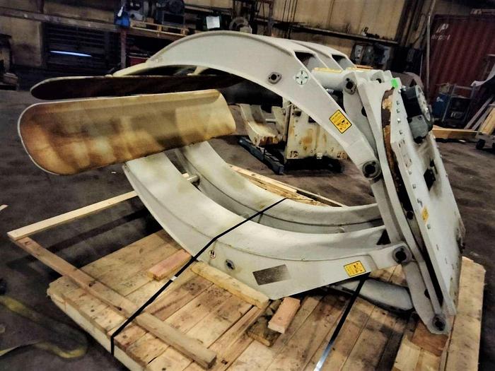 Used 105" CASCADE PAPER ROLL CLAMP MODEL 90F-RCP-64658 MANUFACTURED 2012-SOLD