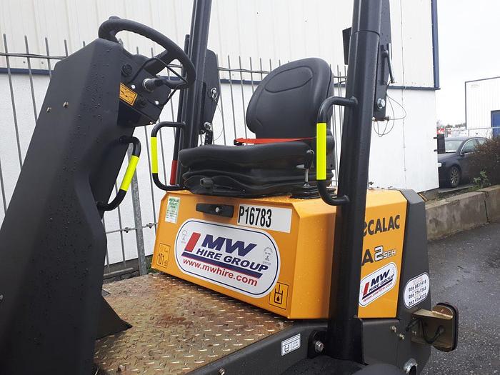 Used 2 TONNE SWIVEL