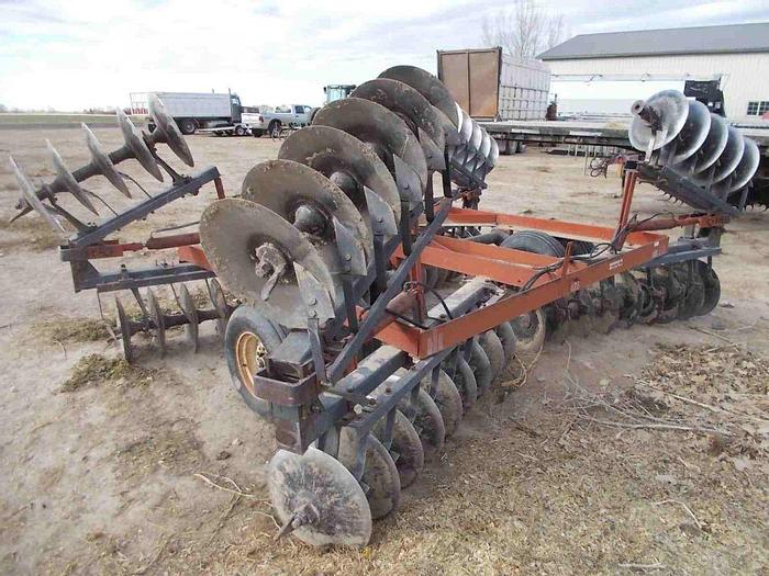 Used 21' International 475 Disk