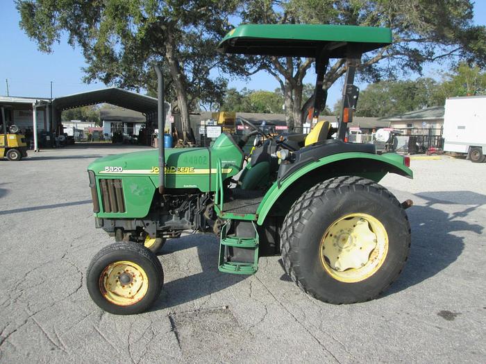 Used John Deere 5320 tractor