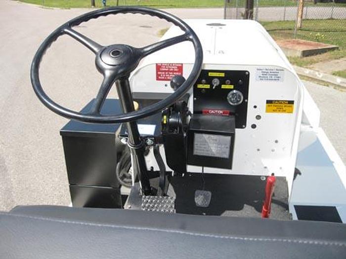 Used 2004 TUG baggage tow tractors