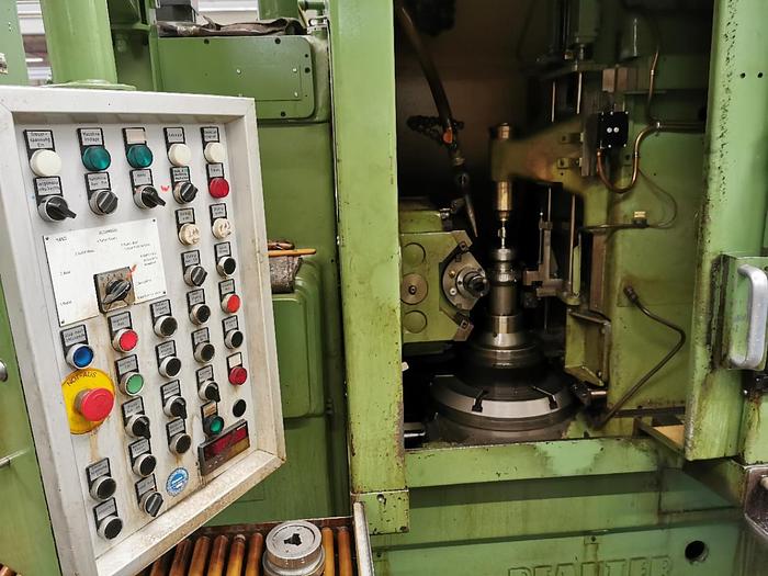 Gebraucht Zahnrad-Abwälzfräsmaschine - vertikal PFAUTER P 400