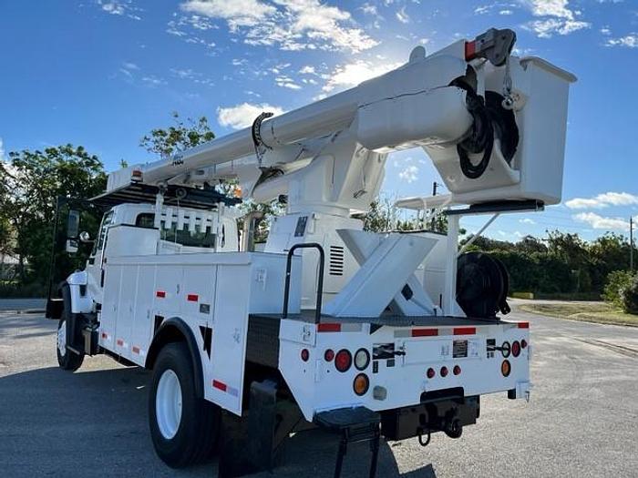 Used Altec AM55E-MH 60ft Bucket Boom with Material Handler on 2006 International 4300 4x4 Utility Truck - C00287