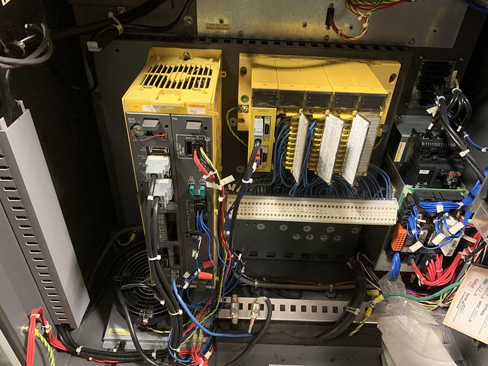 Used FANUC M16iB/20 6 AXIS CNC ROBOT WITH FANUC RJ3IB CONTROLLER