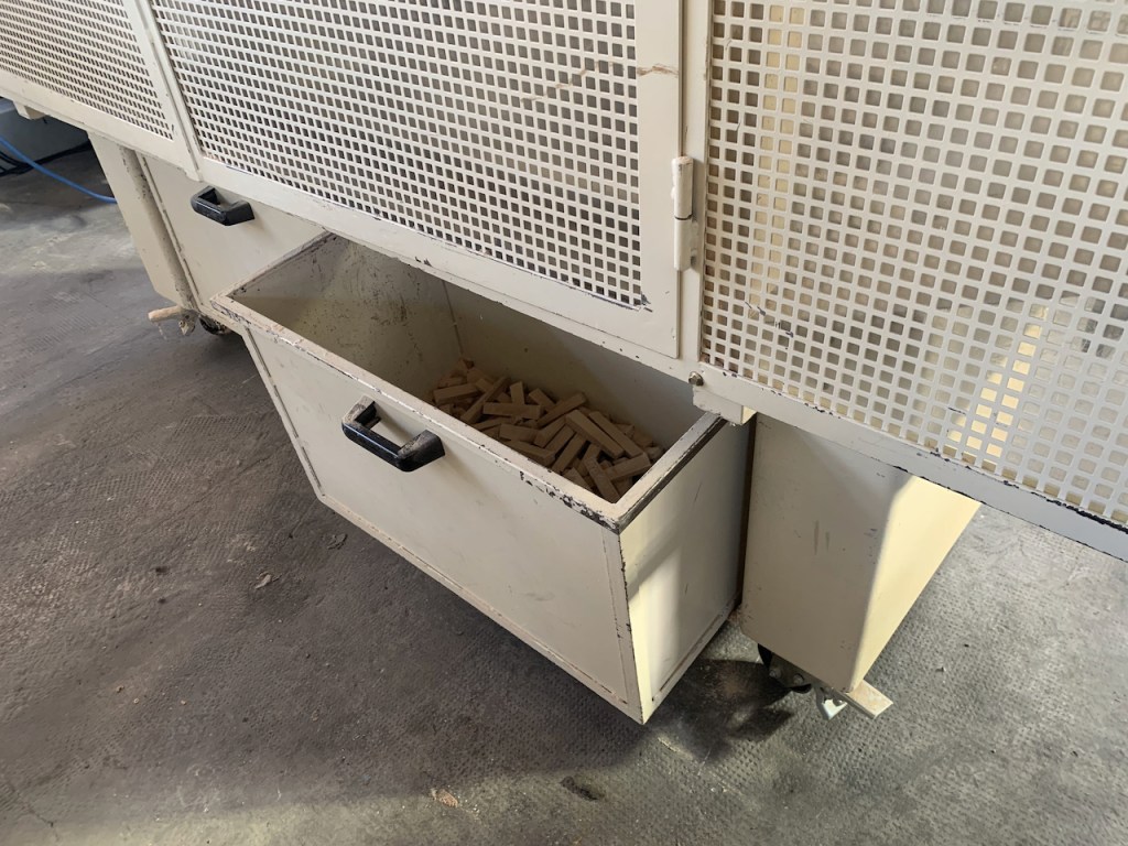 Usato Troncatrice per elementi, doppia, inclinabile