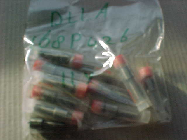 BOSCH INJECTOR NOZZLE  DLLA168P426 NEW !!