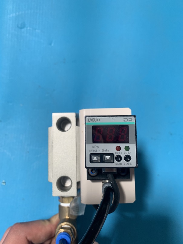 Used SMC Sunction Filter ZFA200-02 with Sunx Pressure Sensor DP-80