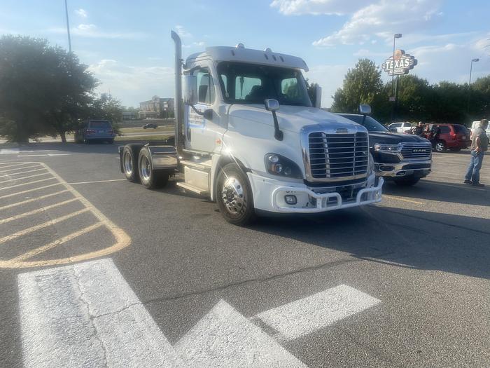Used 2018 Freightliner Cascadia