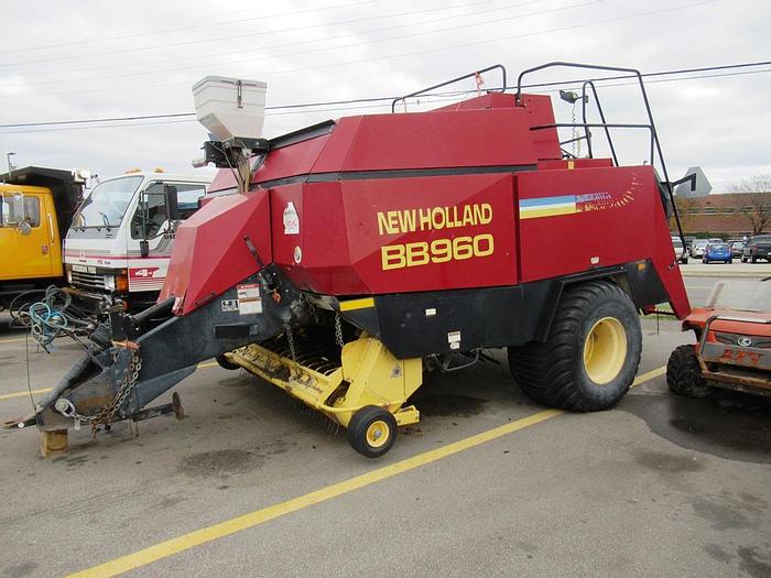 Used 2002 NEW HOLLAND BB960