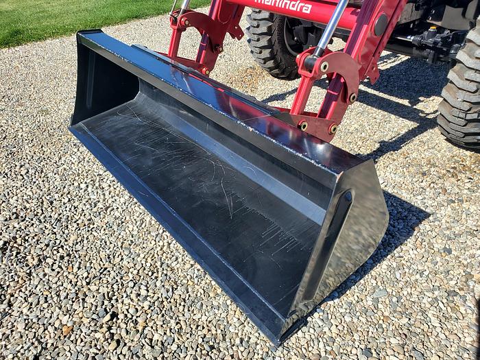 Mahindra 2665ST Tractor w/ Loader ** 2 hrs - Never Used **