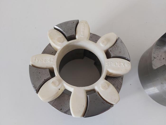 Klauenkupplung, Gr. 42, D1 60mm, D2 60mm, GG or ST,  neu