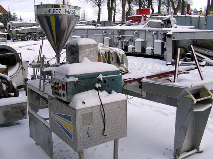 Used Dozownica tłokowa liniowa PAG-20 ze spawaniem wieczek aluminiowych