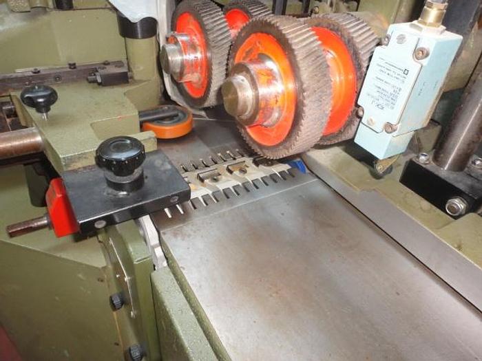 Usato SCORNICIATRICE STETON P4