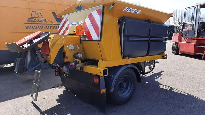 Gebruikt 2002 NIDO Stratos B17-18 AWAXN