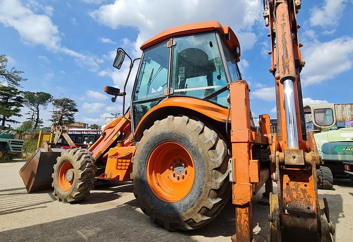 Usato Terna Gommata 2001 Fiat-Hitachi FB 110.2