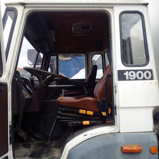 Usado 1988 DAF 1900 ATI curtainsider truck.