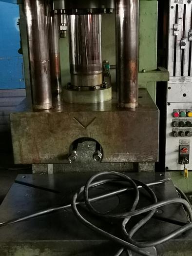 Gebraucht Hydraulische Einständerziehpresse SMG CSZ 63